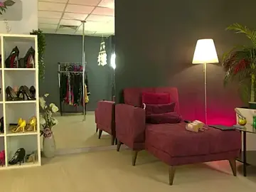 Stripchat Free Live Porn of MaddyHeart