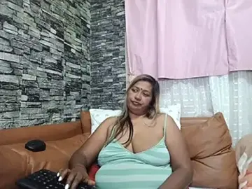 Stripchat Best live sex cam show of Mammabear_4u