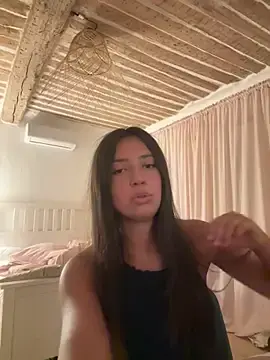 Stripchat Live Sex Cam of lolafontaine2