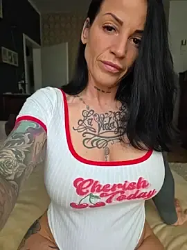 Stripchat Live Porn of EmilyDiazofficial