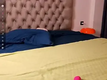 Stripchat Nude Webcam of LongChillGerl