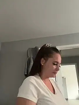 Stripchat Best Webcam of Poppylooloo