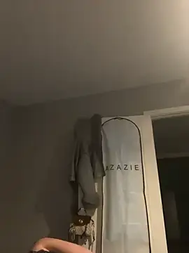 Stripchat Free Porn Cam of Poppylooloo
