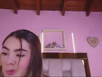 Stripchat Live Sex Cam of emmy_r
