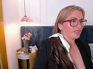 Stripchat Watch Live Sex Cams of Susan_Jolie