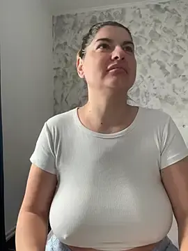 Stripchat Free Live Porn of evaxxxcurvyxxx