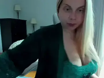 Stripchat Adult Webcam of Laviora