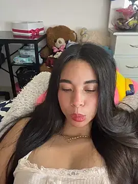 Stripchat Free Porn Cam of Milleradhara24