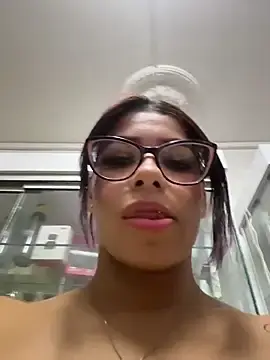 Stripchat Live Sex Cam of TiaraRosse