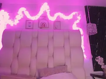 Stripchat Live Porn of MelodiLovee_
