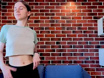 Stripchat Live Sex Cam of MyrtaMcclaney