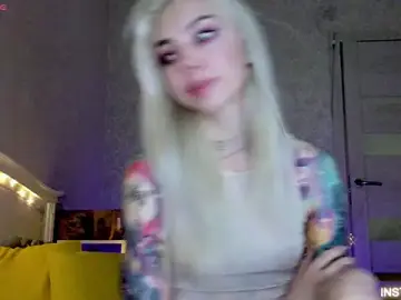 Stripchat Live Sex of LillyMoure_