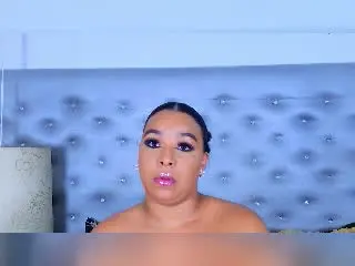 Xlovecam Live Sex Cam of EileenBenzon