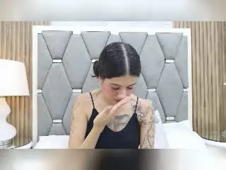 Xlovecam Private Sex Chat of CarlaCorinas