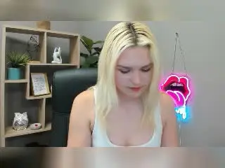 Xlovecam Adult Webcam of SweetLilyy