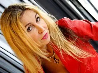Xlovecam Free Porn Cam of StarCrystal