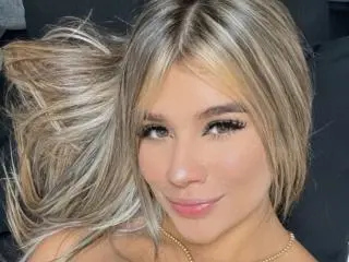 Xlovecam Adult Webcams of SashaPolet