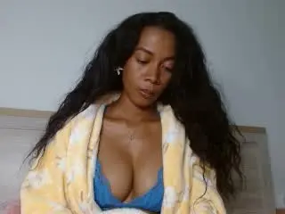 Xlovecam Live Sex Cam of LunaCuty