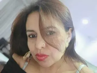 Xlovecam Free Porn Cam of IvonnaLune
