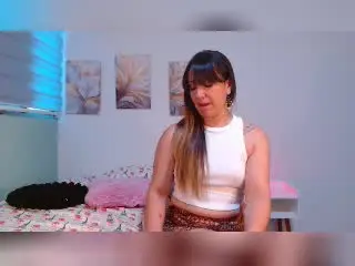Xlovecam Live Porn of RoxanneBlair