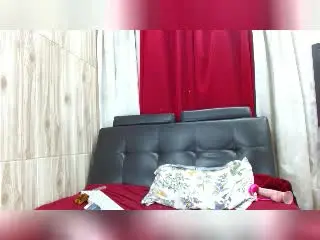 Xlovecam Free Porn Cam of CamilaMillf