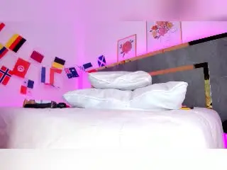 Xlovecam Live Sex Cam of JeniferLux