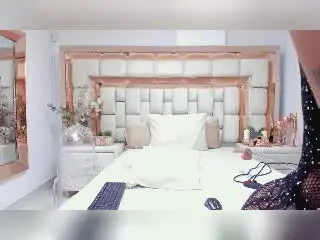 Xlovecam Live Sex of KendraMiler