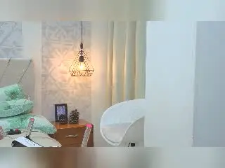 Xlovecam Live Sex Cam of SophieCan