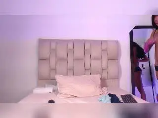 Xlovecam Nude Webcam of EsmeraldaRoe