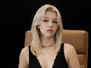 Xlovecam Live Sex of SelenaIris