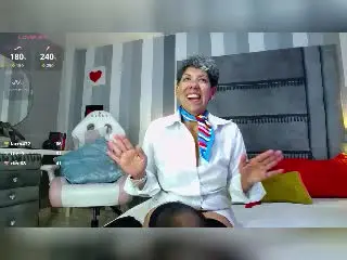 Xlovecam Live Porn of JuliaNewell