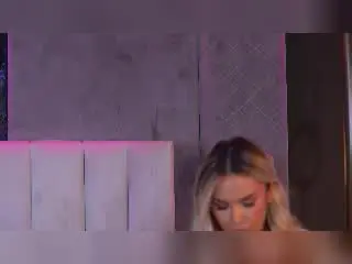 Xlovecam Free Live Porn of SelenaVoss