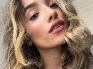 Xlovecam Free Live Porn of AdharaCooperr
