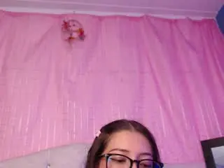 Xlovecam Watch Live Sex Cams of ElizabethMorrison