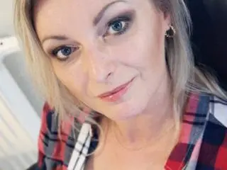 Xlovecam Nude Webcam of XLovelyVanessa