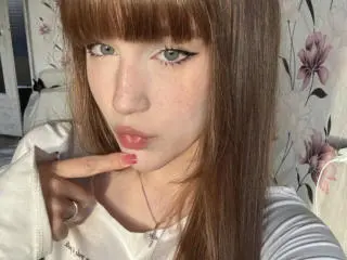 Xlovecam Free Live Porn of CorinaMakinster